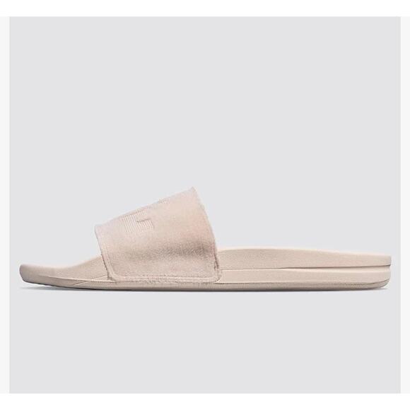Sandals_&_Flip_Flops